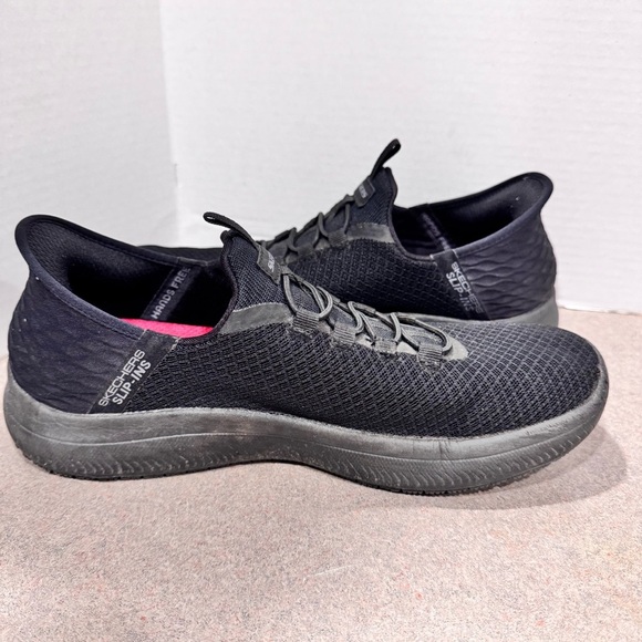 Skechers Men’s Black Slip-in Summit 8.5 Hands Free Work Slip-Resistant Sneakers - Picture 5 of 8